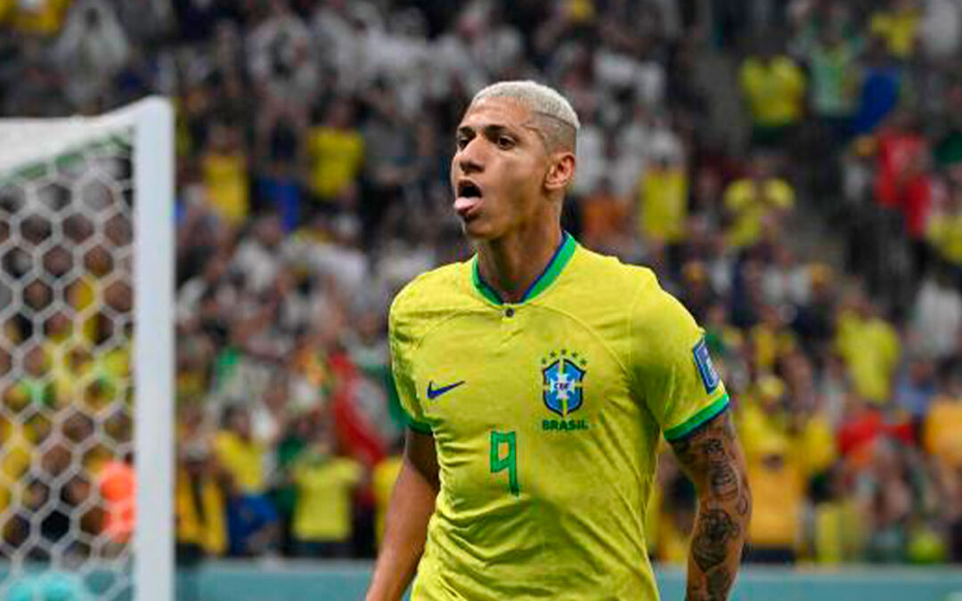 Fora da Copa, convocado no TikTok: A viralização de Richarlison e família