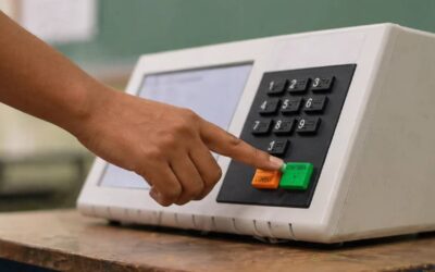 Mais escolarizados, jovens e moradores de capitais pedem “terceira via”, aponta BTG/Nexus